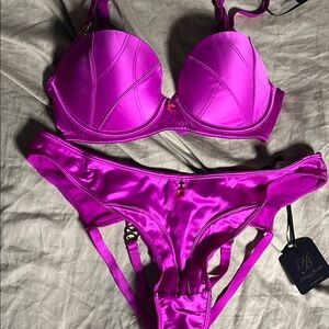 Honey Birdette indya Vibrant Magneta Purple Lingerie Set 32DD and cutout brief L